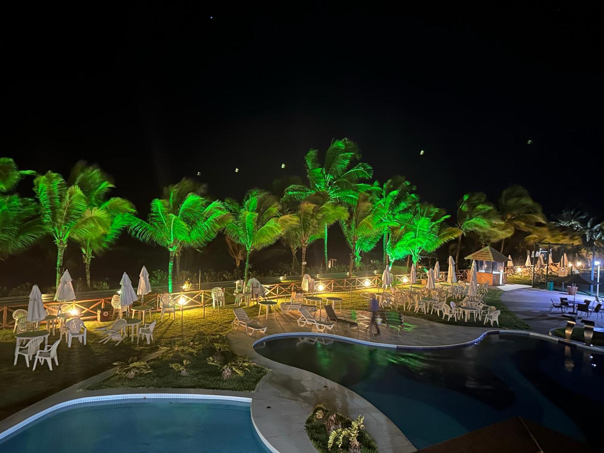 Flat Guarajuba 4 Quartos Terreo A Beira Mar - Pe Na Areia - Governanca Com Arrumadeira E Wi Fi Inclusos Camassari Eksteriør billede