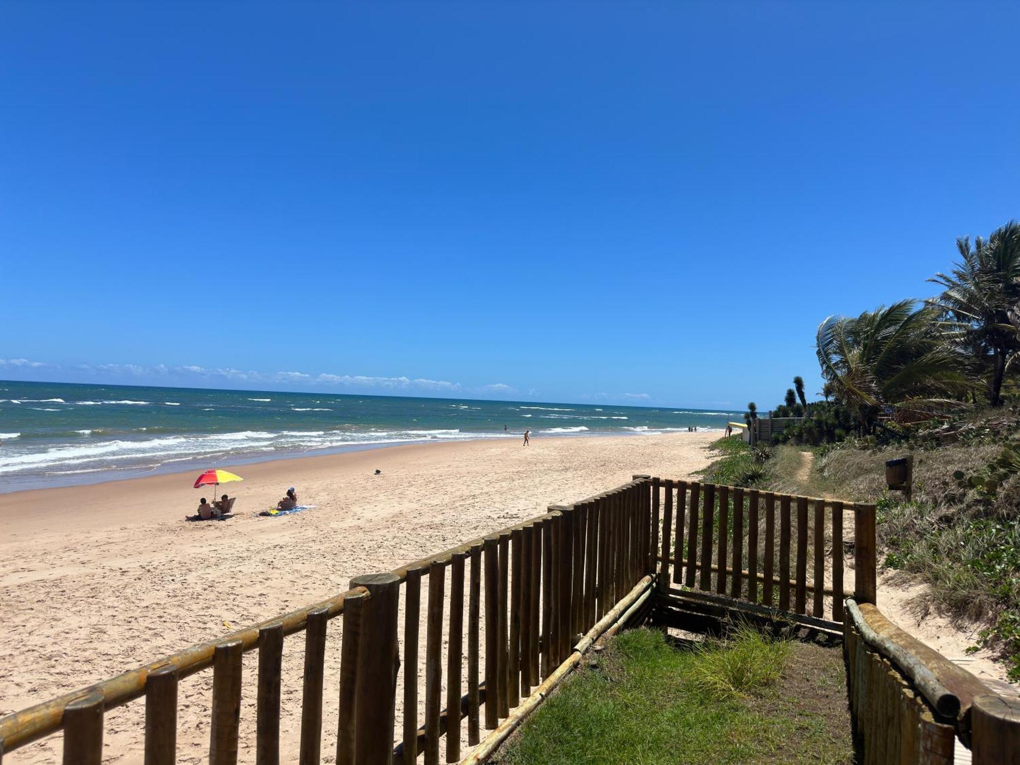 Flat Guarajuba 4 Quartos Terreo A Beira Mar - Pe Na Areia - Governanca Com Arrumadeira E Wi Fi Inclusos Camassari Eksteriør billede