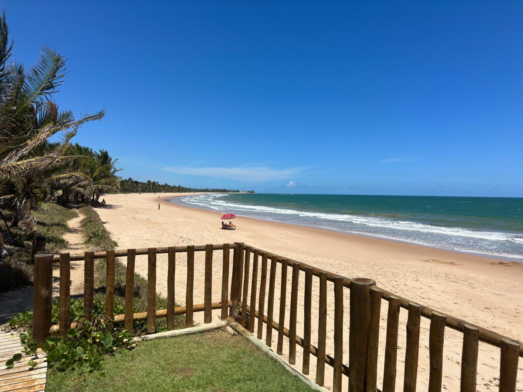 Flat Guarajuba 4 Quartos Terreo A Beira Mar - Pe Na Areia - Governanca Com Arrumadeira E Wi Fi Inclusos Camassari Eksteriør billede