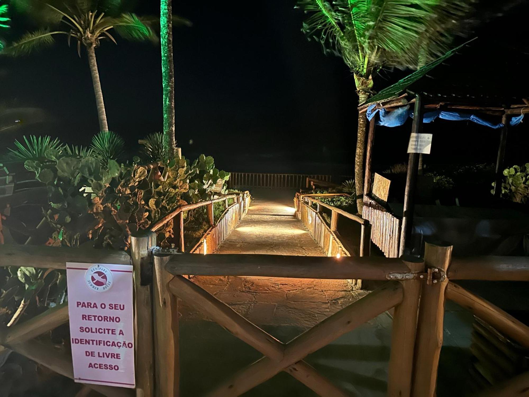Flat Guarajuba 4 Quartos Terreo A Beira Mar - Pe Na Areia - Governanca Com Arrumadeira E Wi Fi Inclusos Camassari Eksteriør billede